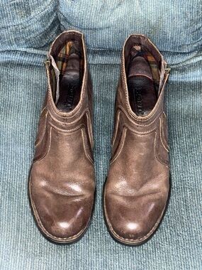 Born Brown Leather Women’s Zip Up Ankle Boots